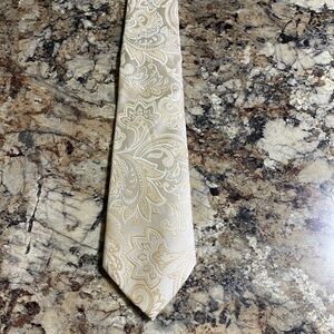 Elegant Cream Paisley Tie